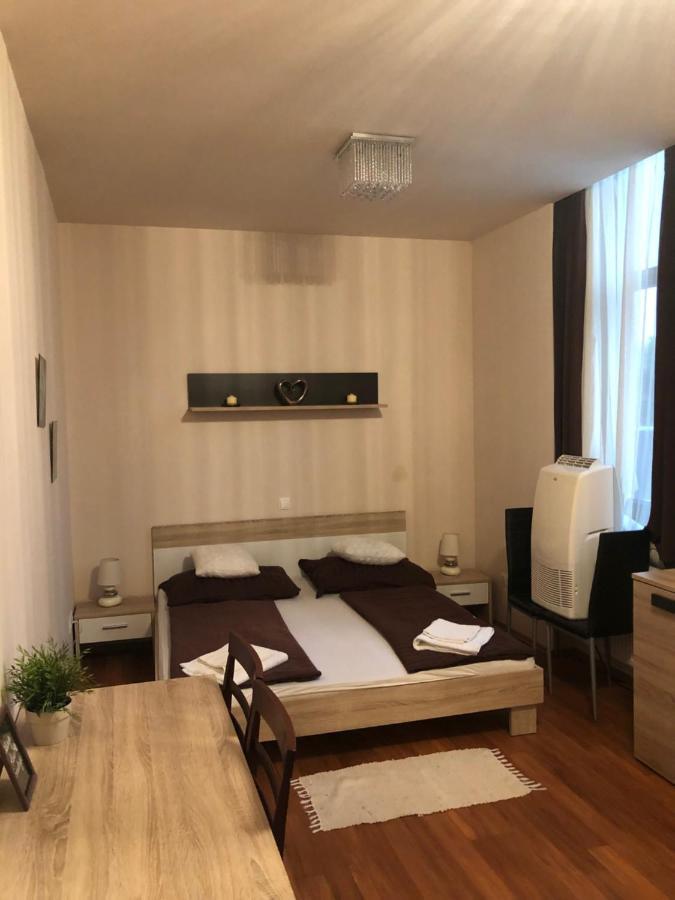 Quiet -Residential Area 2 Bedroom+Living Room Apartment Szombathely Exterior photo